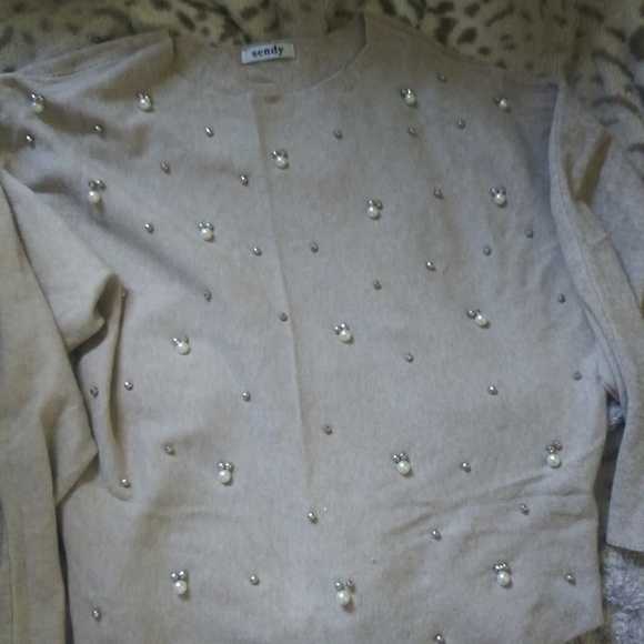 Sweater's - Picture 3 of 3